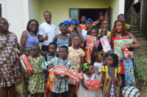 Lire la suite à propos de l’article La Magie de Noël au Centre d’Accueil Jésus Bon Pasteur d’Obobogo