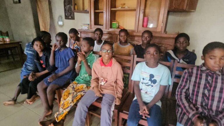 💖 Visite des Messagers de la Miséricorde à l’Orphelinat Universel des Œuvres Humanitaires – GALERIE